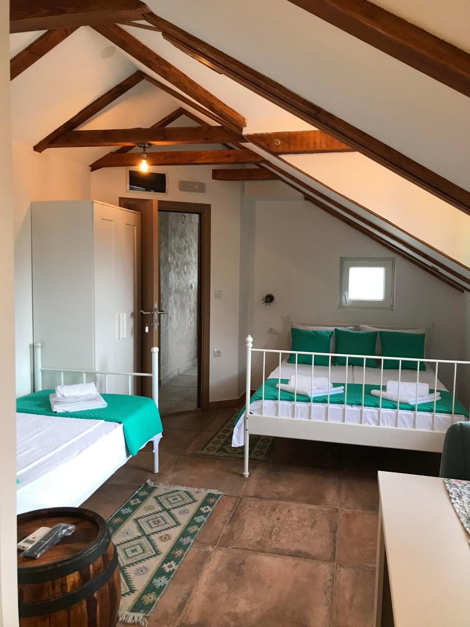 Apartments Pkt Delux Ni Extérieur photo