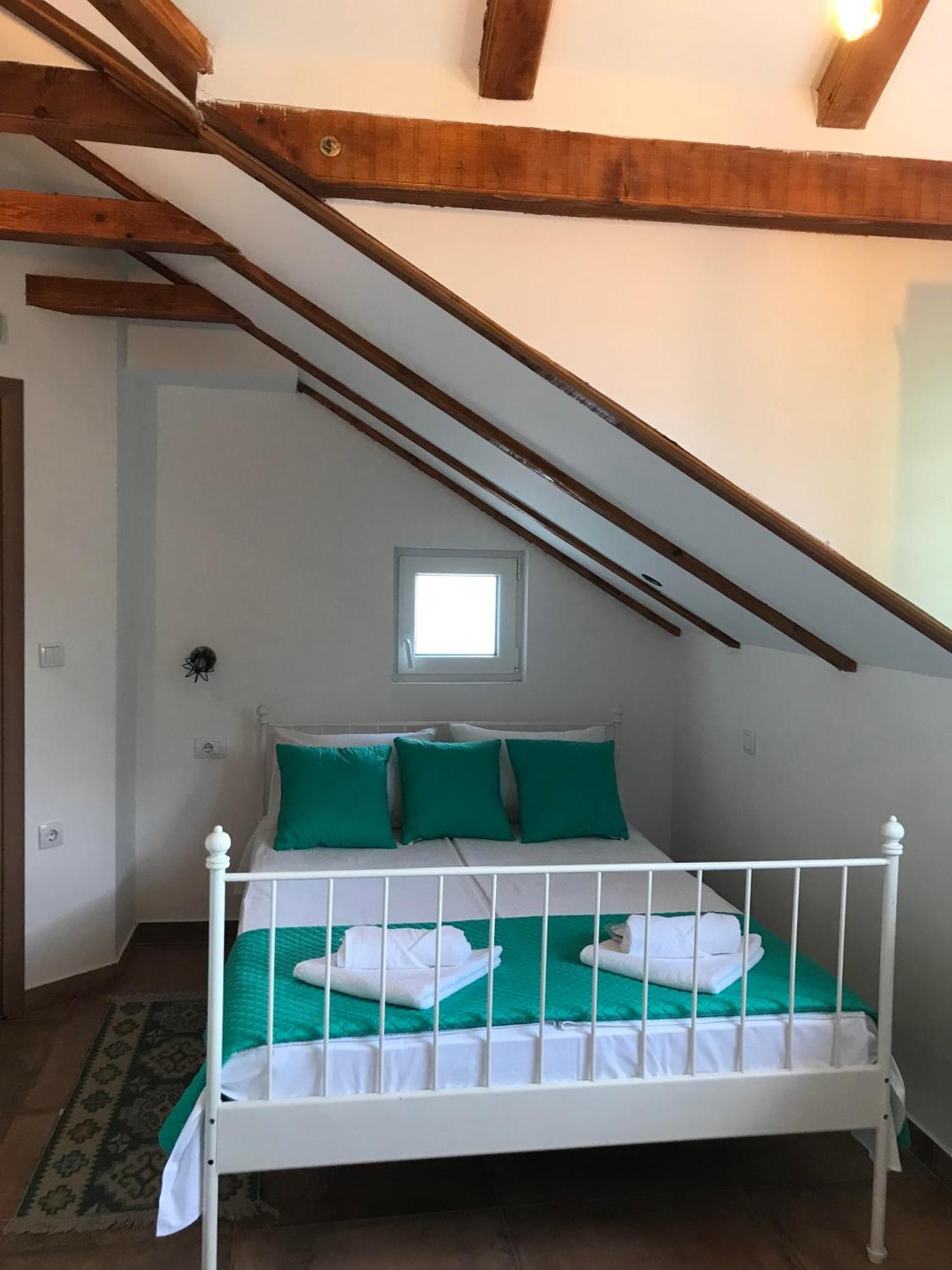 Apartments Pkt Delux Ni Extérieur photo